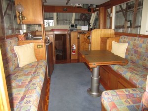 32' Island Gypsy Sedan Bridge Trawler 1982 interior view