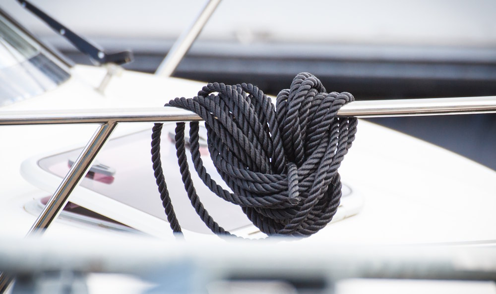 rope in knot on boat