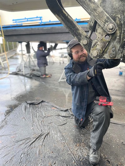 Changing Zinc Anodes on a boat