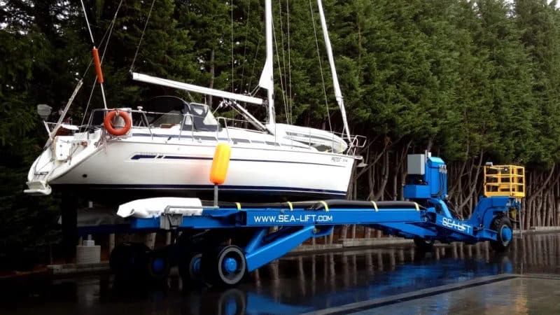 haul-out maintenance on boat