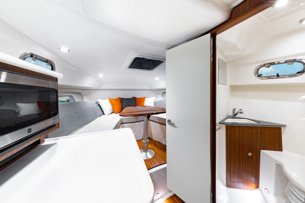 Pursuit 325 cabin