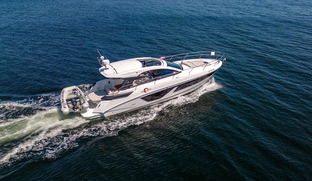 boat from bird's eye view