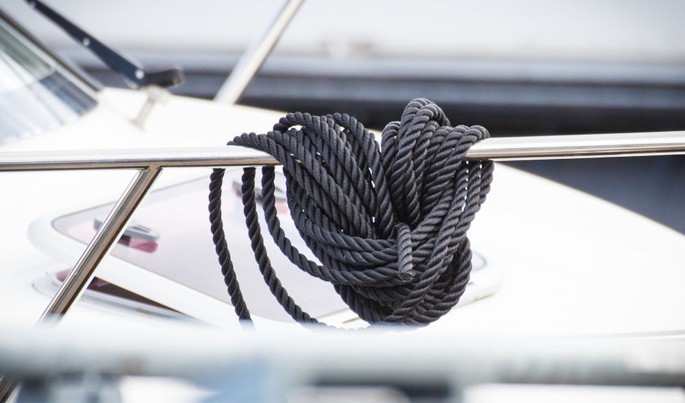 rope hanging off the side of a boat