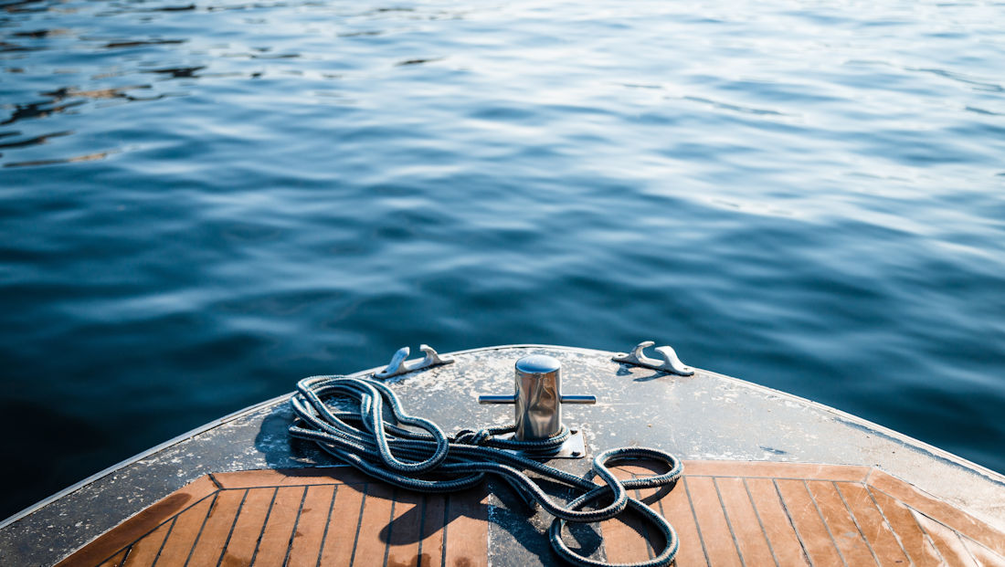 lines sitting on the edge